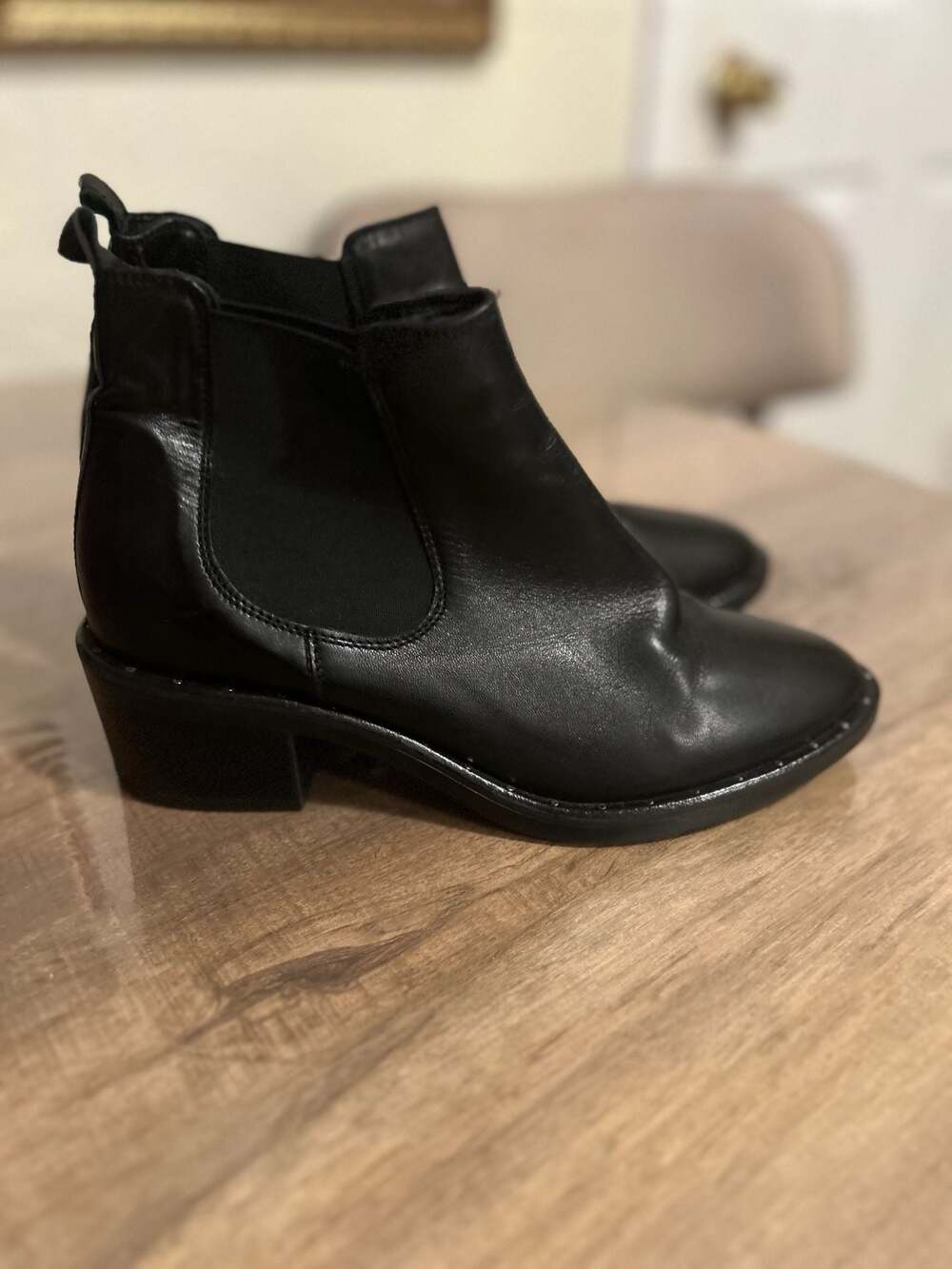 Clarks Memi Top Black Leather Chelsea Ankle Boots Women's Size 7.5